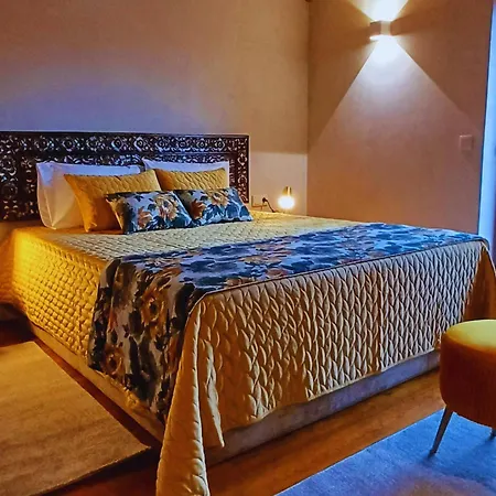 Villa Cabreiro's - *